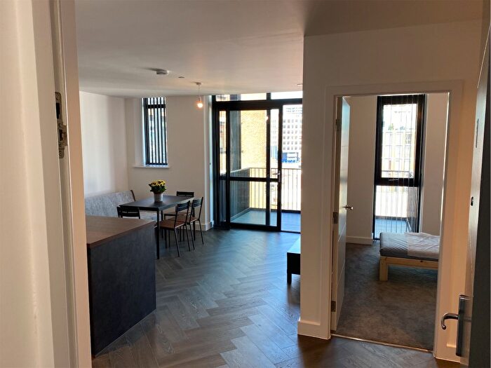 3 Bedroom Flat To Rent In Priory House, Birmingham, B5