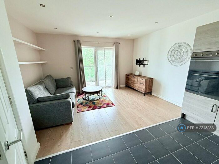 2 Bedroom Flat To Rent In Arundel House, London, E17