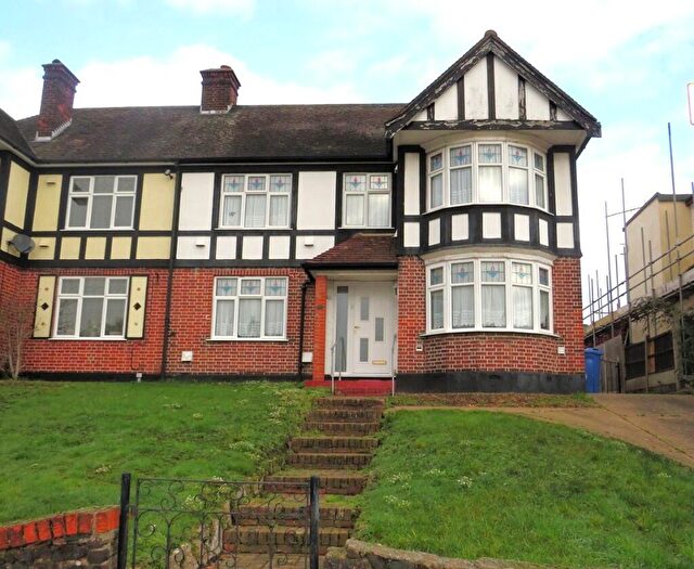 4 Bedroom Semi-Detached House For Sale In Wood View, Grays, Essex, RM16