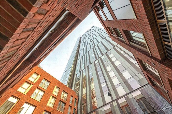 3 Bedroom Flat To Rent In Bankside Boulevard, Salford, Greater Manchester, M3