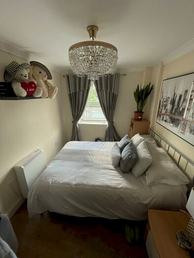 1 Bedroom Flat To Rent In Bedroom Flat &#; Philip Lane, Seven Sisters, N15