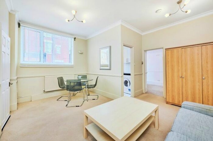 1 Bedroom Flat To Rent In Munster Road, London, SW6