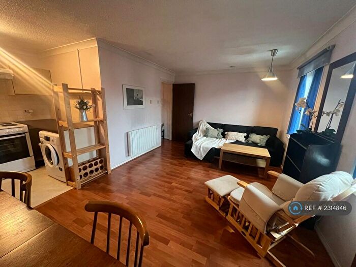 1 Bedroom Flat To Rent In Prince Henry Court, Cambridge, CB4