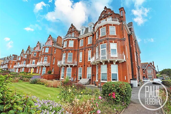 2 Bedroom Apartment For Sale In Kirkley Cliff Road, Kirkley, NR33