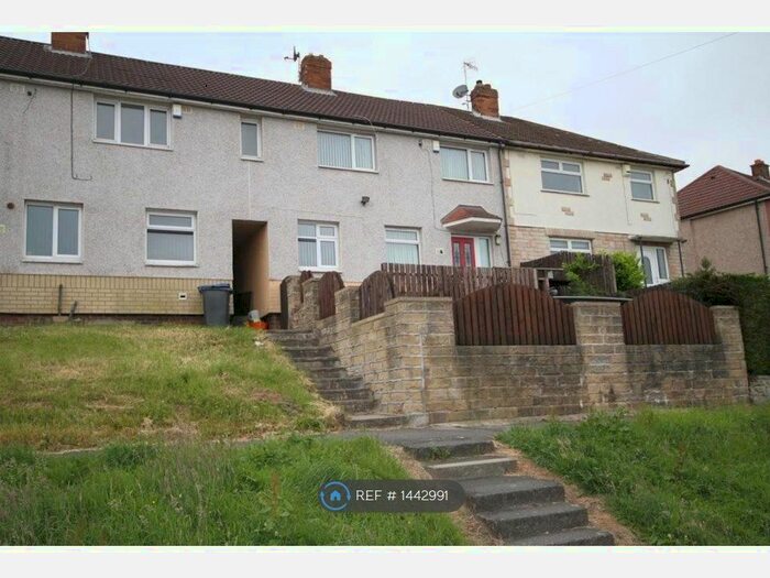 3 Bedroom Terraced House To Rent In Stonegate Road, Bradford, BD10