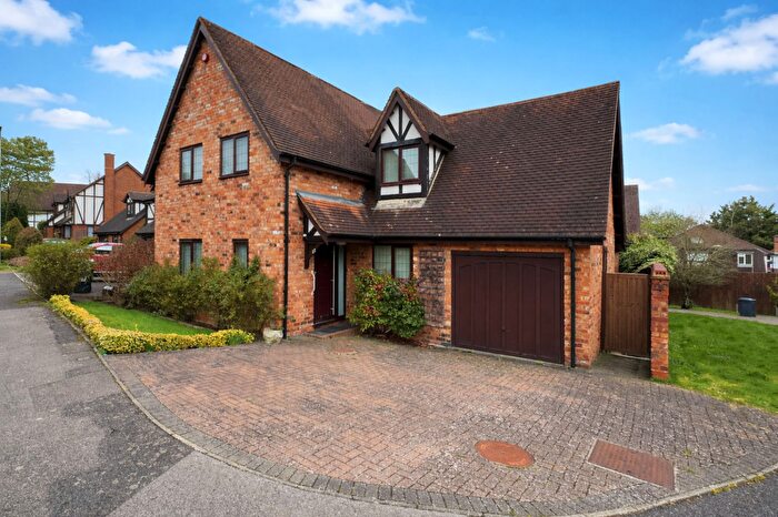 4 Bedroom Detached House For Sale In Priory Field Drive, Edgware, HA8