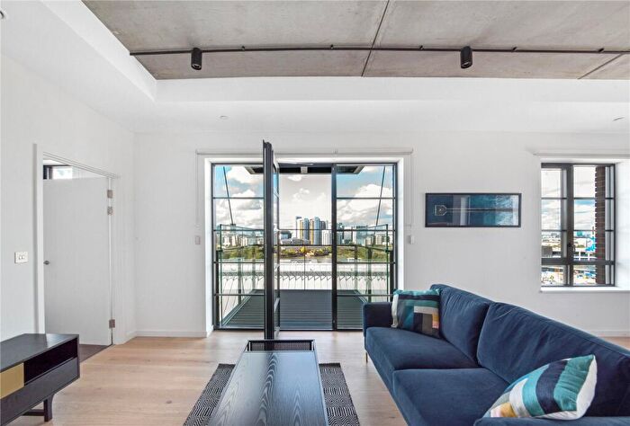 1 Bedroom Apartment To Rent In Orchard Place, Canary Wharf, London, E14