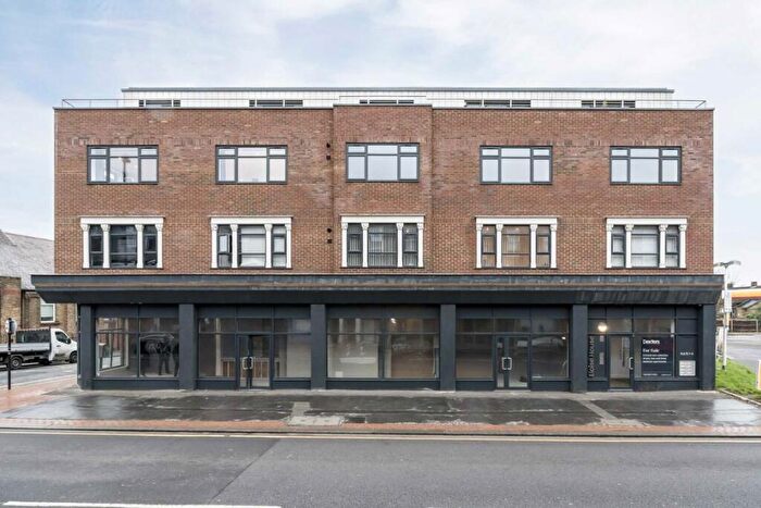 3 Bedroom Flat To Rent In Portland Road, Norwood Junction, SE25