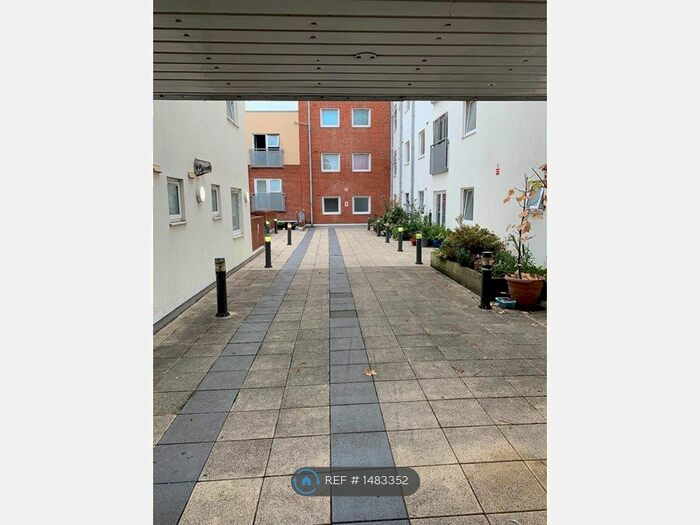 2 Bedroom Flat To Rent In Central Park, Southampton, SO14