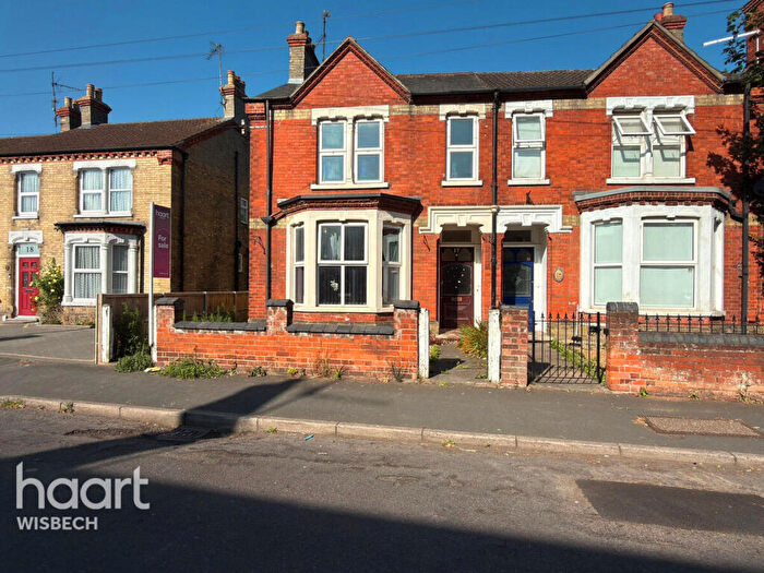 4 Bedroom Semi-Detached House For Sale In Bowthorpe Road, Wisbech, PE13
