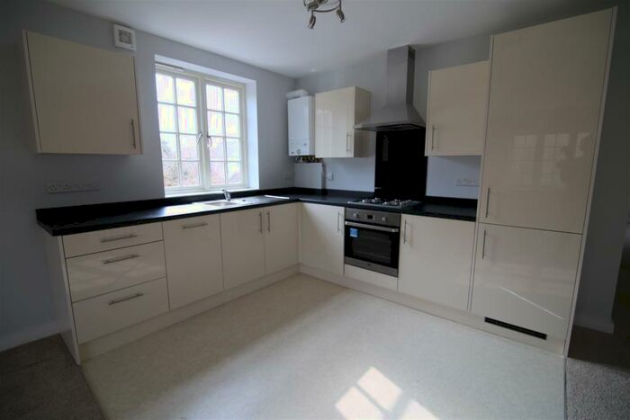 2 Bedroom Apartment To Rent In Old Mill Close, Tiverton, EX16