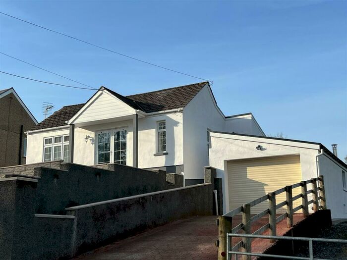 2 Bedroom Detached Bungalow For Sale In Heol Y Mynydd, Ammanford, SA18