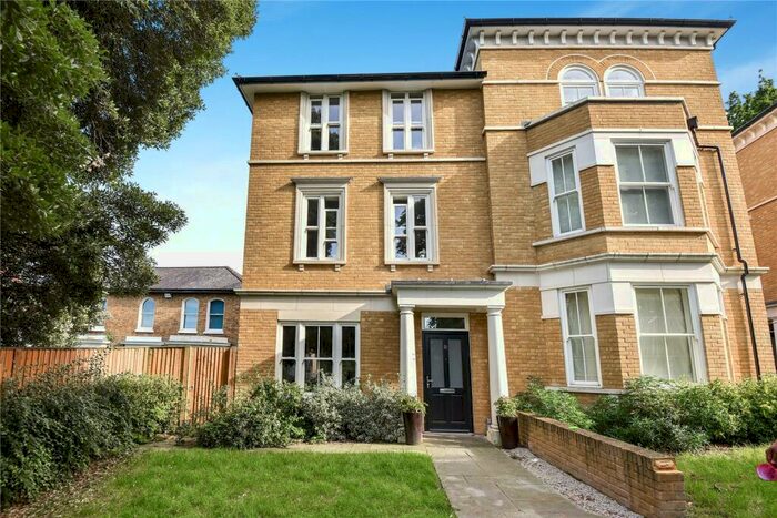 4 Bedroom Semi-Detached House To Rent In Folly Hill Gardens, Maidenhead, Berkshire, SL6