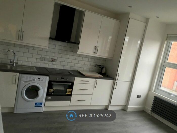 1 Bedroom Flat To Rent In Gunnersbury Lane, London, W3