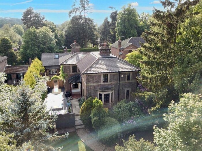 6 Bedroom Detached House For Sale In Park Drive, Trentham, ST4