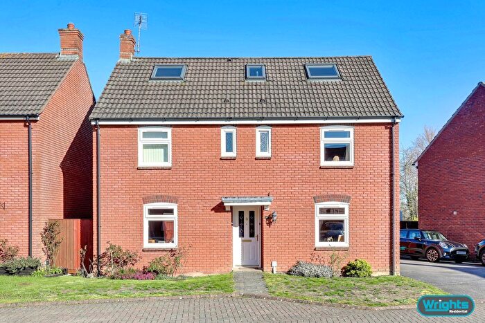 5 Bedroom Detached House For Sale In Cresswell Drive, Trowbridge, BA14