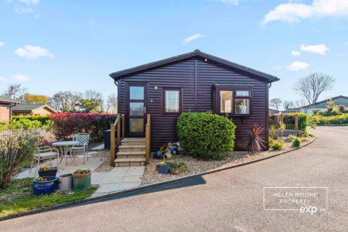 2 Bedroom Lodge For Sale In The Thatches, Modbury, South Hams, PL21