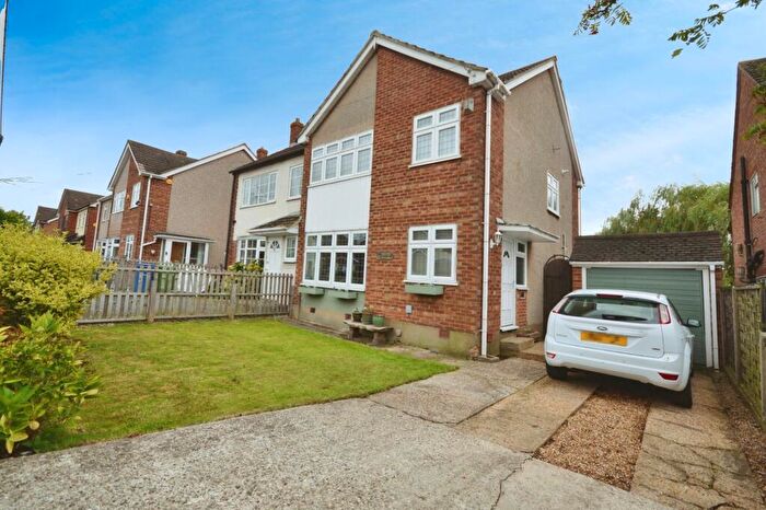 3 Bedroom Semi-Detached House For Sale In Hillcrest Road, Horndon-On-The-Hill, SS17