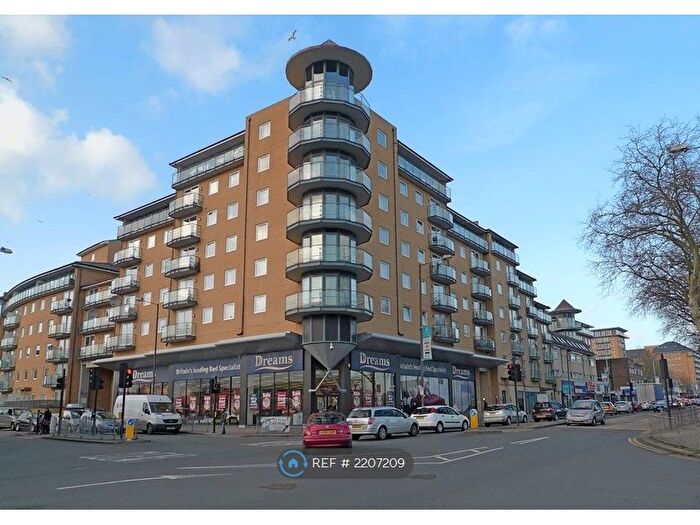1 Bedroom Flat To Rent In Berberis House, Feltham, TW13