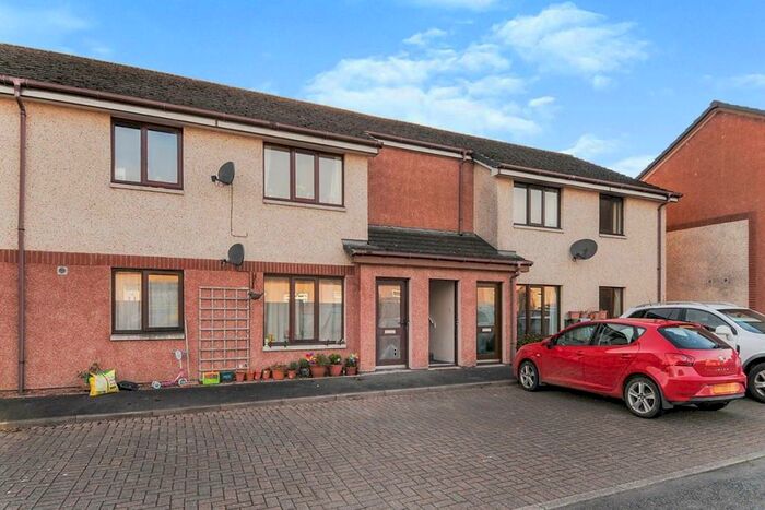 2 Bedroom Flat To Rent In Annan Road, Dumfries, DG1