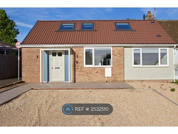 4 Bedroom Bungalow To Rent In Tinglesfield, Stratton, Cirencester, GL7