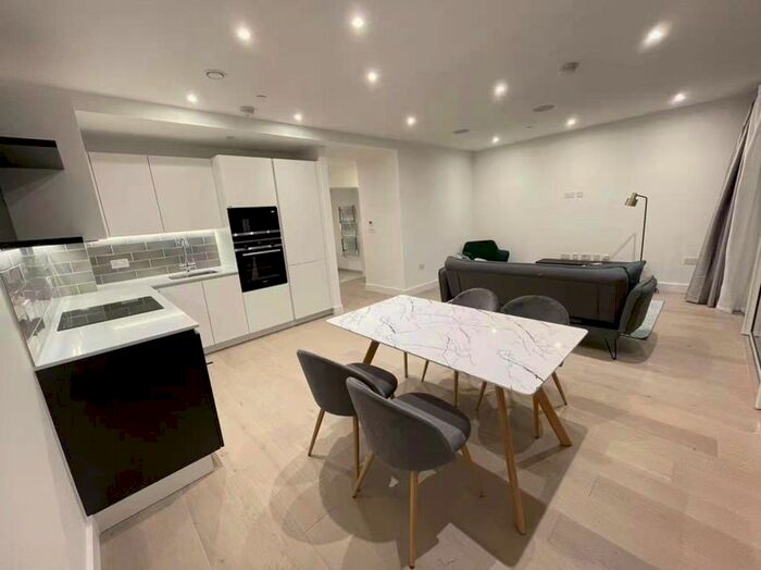 2 Bedroom Flat To Rent In Grange Road, London, SE1