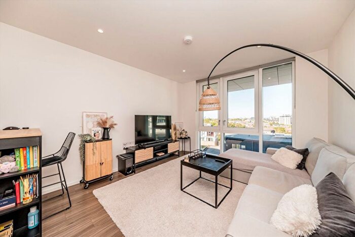 1 Bedroom Flat For Sale In Spectrum Way, Wandsworth, SW18