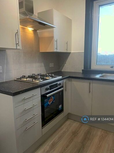 2 Bedroom Flat To Rent In Beeches Road, Clydebank, G81