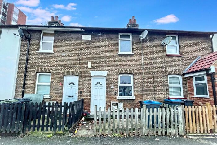 2 Bedroom Terraced House For Sale In Cross Road, Croydon, CR0