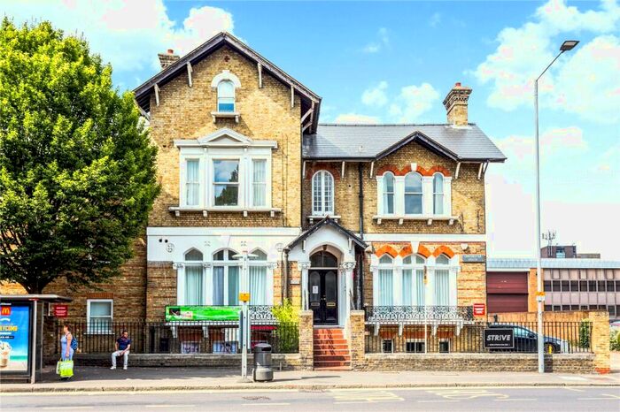 Apartment To Rent In London Road, Kingston Upon Thames, Surrey, KT2