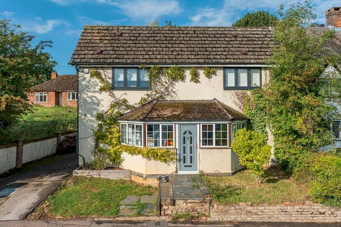 4 Bedroom Property For Sale In Hare Street, Buntingford, SG9