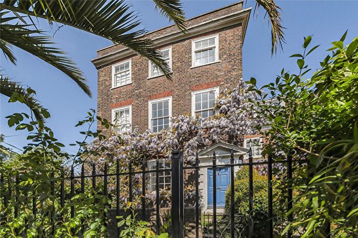 4 Bedroom End Terrace House For Sale In The Embankment, Twickenham, TW1