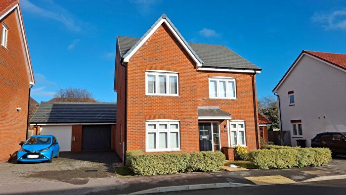 4 Bedroom Detached House For Sale In Linseed Way, Yapton, BN18