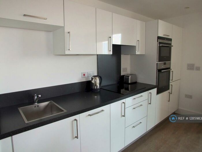 1 Bedroom Flat To Rent In Sledge Tower, London, E8