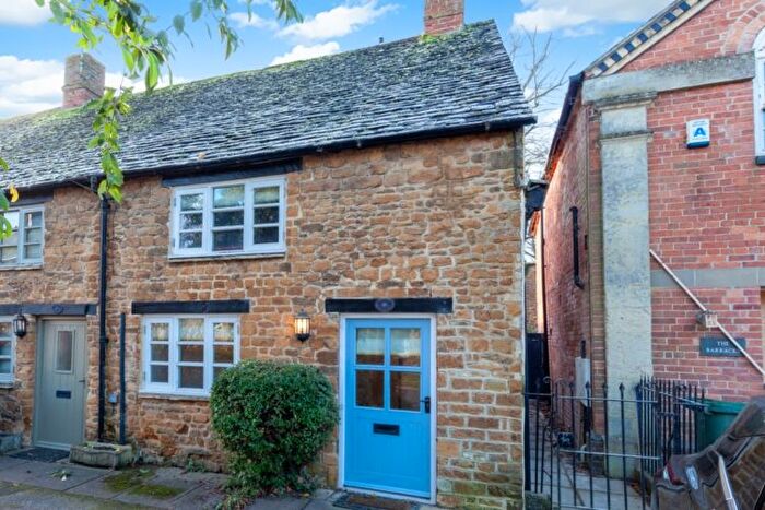 2 Bedroom Cottage To Rent In New Street, Deddington, Banbury, OX15