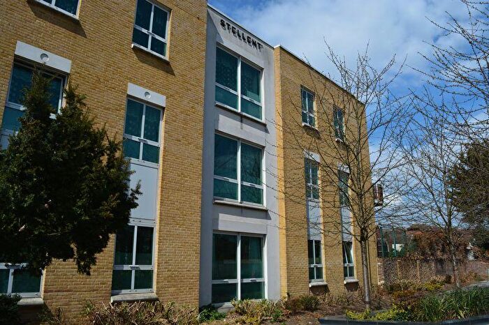 2 Bedroom Flat To Rent In High Street, Slough, SL1