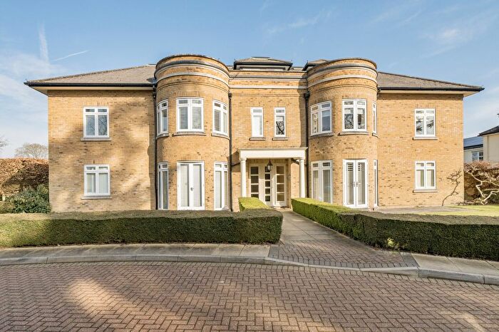 2 Bedroom Flat For Sale In Millers Close, Chorleywood, WD3