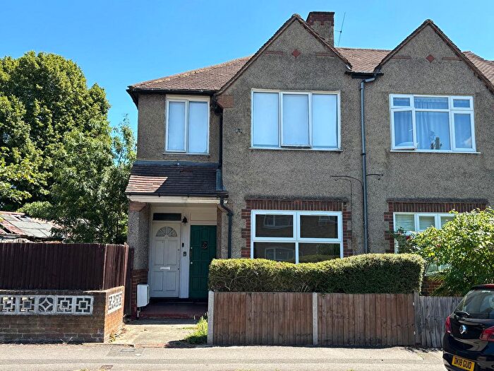 1 Bedroom Maisonette To Rent In Selby Road, London, SE20