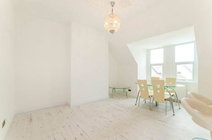 1 Bedroom Flat To Rent In Park Avenue, Wood Green, London, N22