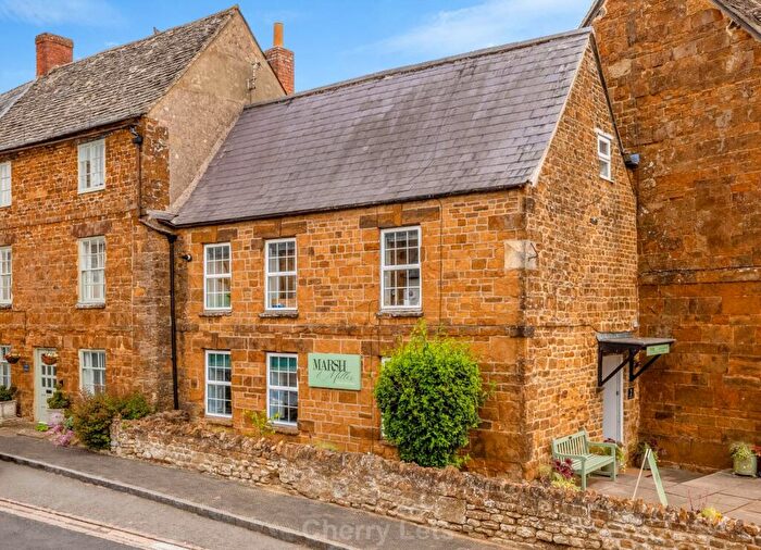 1 Bedroom Apartment To Rent In Market Place, Deddington, OX15