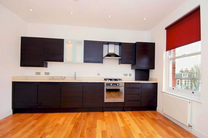 2 Bedroom Flat To Rent In Chiswick Lane, London, W4