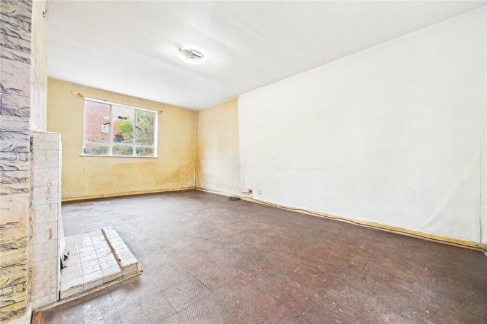 3 Bedroom Semi-Detached House For Sale In Abbots Road, Burghfield Common, Reading, RG7