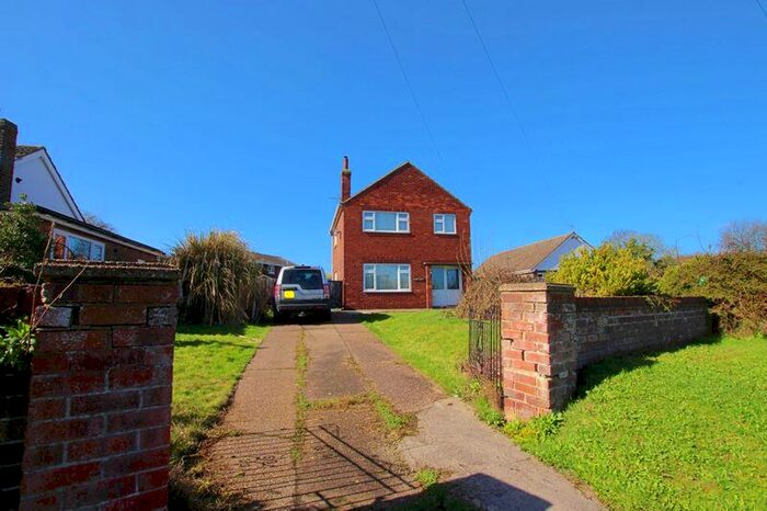 3 Bedroom Detached House For Sale In Town Street, South Killingholme, DN40