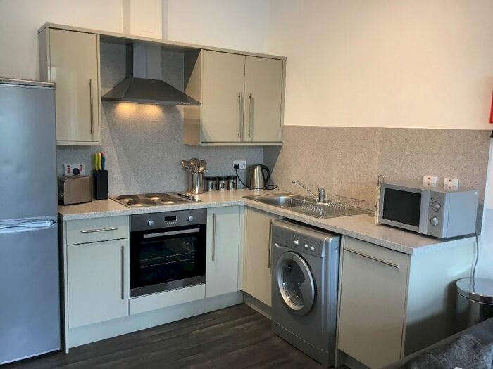 2 Bedroom Flat To Rent In Byres Road, West End, Glasgow, G12