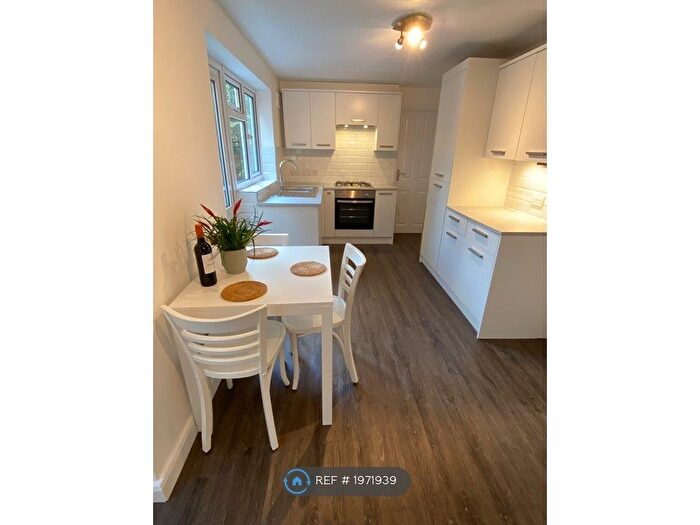 2 Bedroom Flat To Rent In Nelson Road, London, SW19