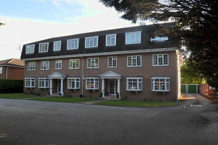 2 Bedroom Flat To Rent In Warrenhurst Court, Warren Road, Blundellsands L23