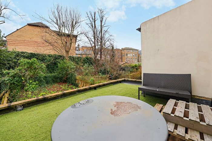 1 Bedroom Semi-Detached House To Rent In Burghley Road, Kentish Town, NW5