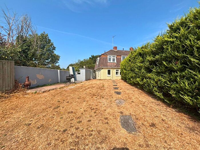 3 Bedroom Semi Detached House To Rent In Lower Wear Road, Exeter, EX2