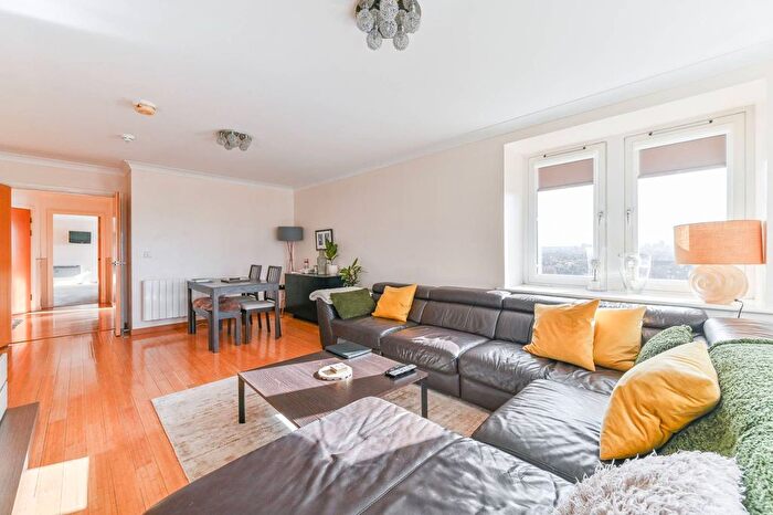 2 Bedroom Flat For Sale In London Road, Norbury, London, SW16