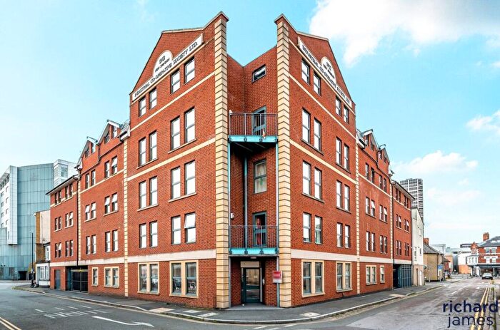 2 Bedroom Apartment For Sale In Harding House, Swindon, Wiltshire, SN1